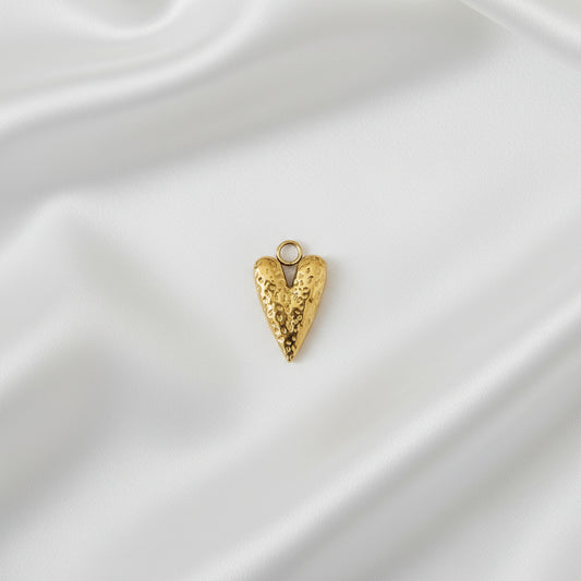 Charm Coeur bubule martelé doré