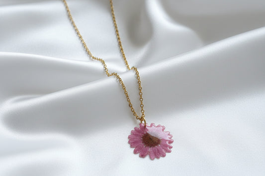 Collier or petite Marguerite parme