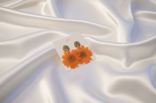 Boucles d'oreille or fleur naturelle Marguerite orange